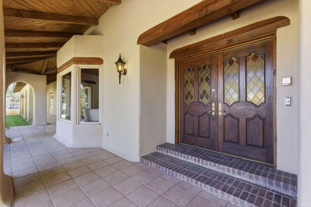 8805 Rio Grande Boulevard NW, Los Ranchos, NM 87114