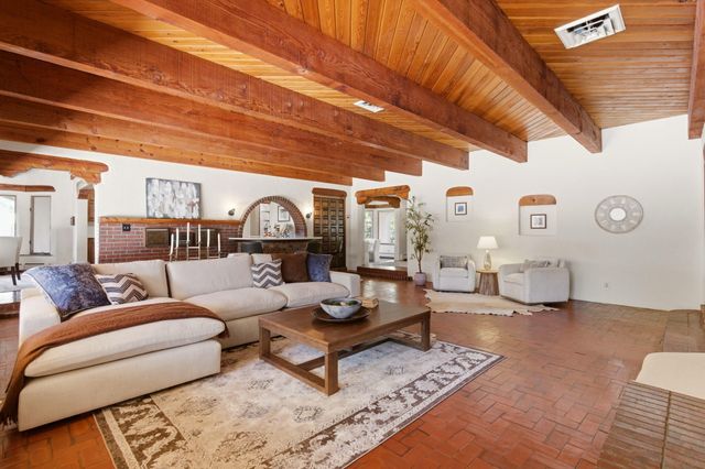8805 Rio Grande Boulevard NW, Los Ranchos, NM 87114