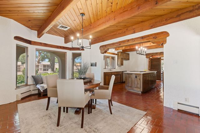 8805 Rio Grande Boulevard NW, Los Ranchos, NM 87114