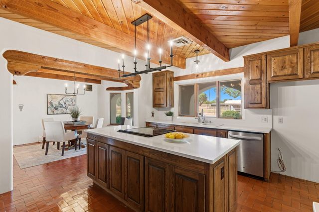 8805 Rio Grande Boulevard NW, Los Ranchos, NM 87114