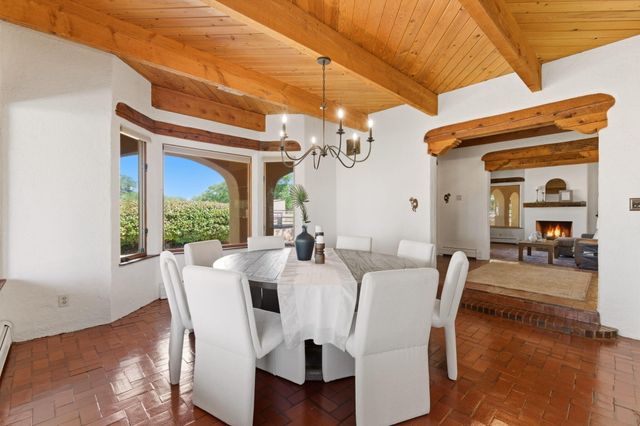8805 Rio Grande Boulevard NW, Los Ranchos, NM 87114
