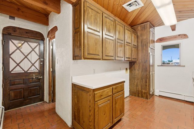 8805 Rio Grande Boulevard NW, Los Ranchos, NM 87114