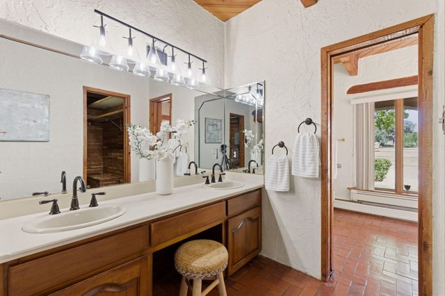 8805 Rio Grande Boulevard NW, Los Ranchos, NM 87114