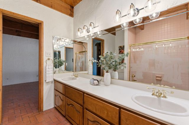 8805 Rio Grande Boulevard NW, Los Ranchos, NM 87114