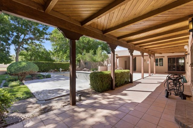 8805 Rio Grande Boulevard NW, Los Ranchos, NM 87114