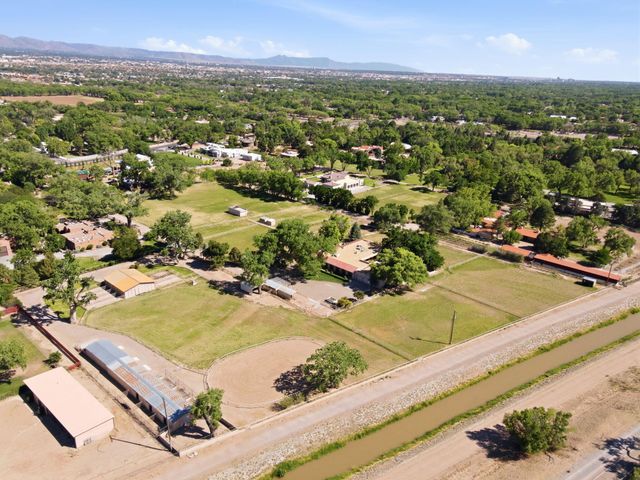8805 Rio Grande Boulevard NW, Los Ranchos, NM 87114