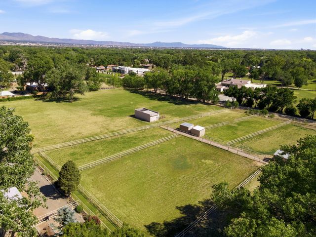 8805 Rio Grande Boulevard NW, Los Ranchos, NM 87114