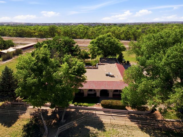 8805 Rio Grande Boulevard NW, Los Ranchos, NM 87114