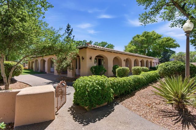 8805 Rio Grande Boulevard NW, Los Ranchos, NM 87114