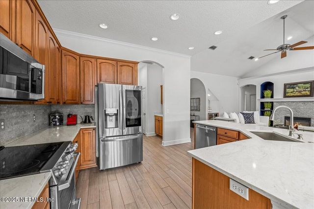 1821 VISTA LAKES Drive, Fleming Island, FL 32003