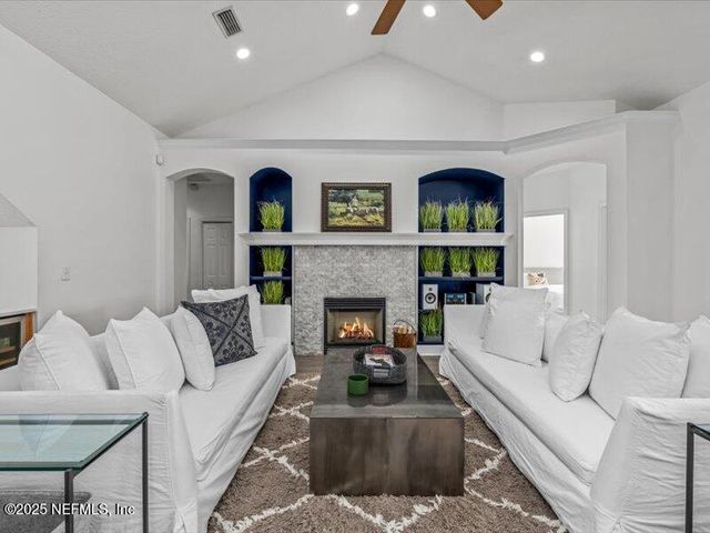 1821 VISTA LAKES Drive, Fleming Island, FL 32003