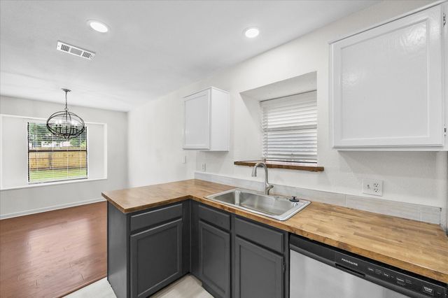 6403 Minuteman Lane, Arlington, TX 76002