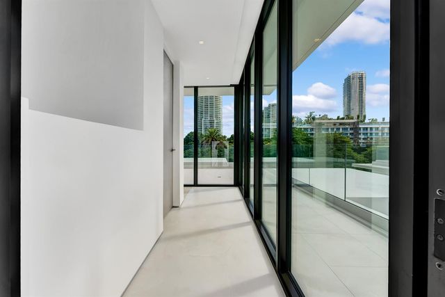 2130 S Miami Avenue, Miami, FL 33129
