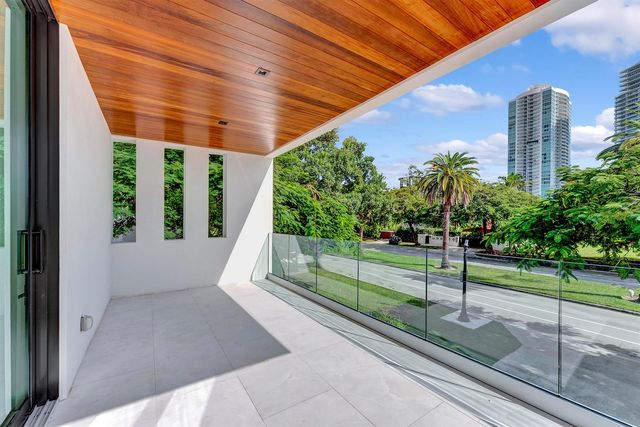 2130 S Miami Avenue, Miami, FL 33129