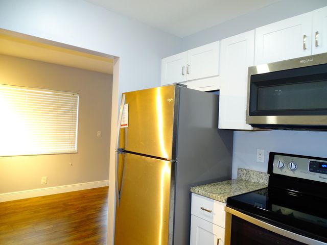 2200 Springdale Boulevard 316, Palm Springs, FL 33461