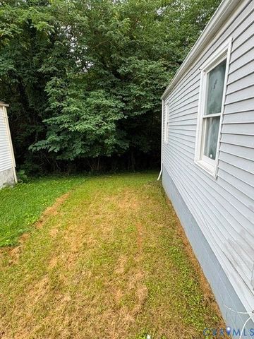 56 St Marks St, Petersburg, VA 23803