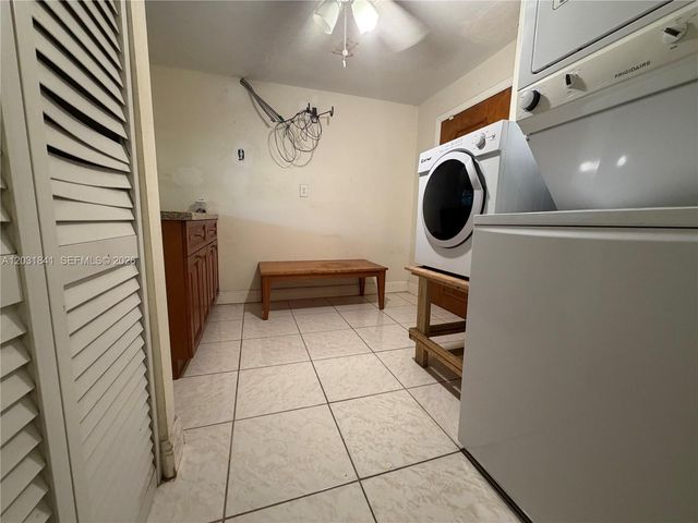 6318 SW 27th St, Miami, FL 33155