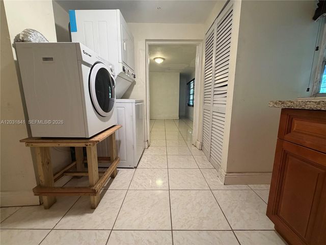 6318 SW 27th St, Miami, FL 33155