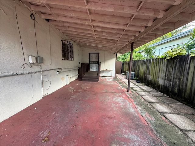 6318 SW 27th St, Miami, FL 33155