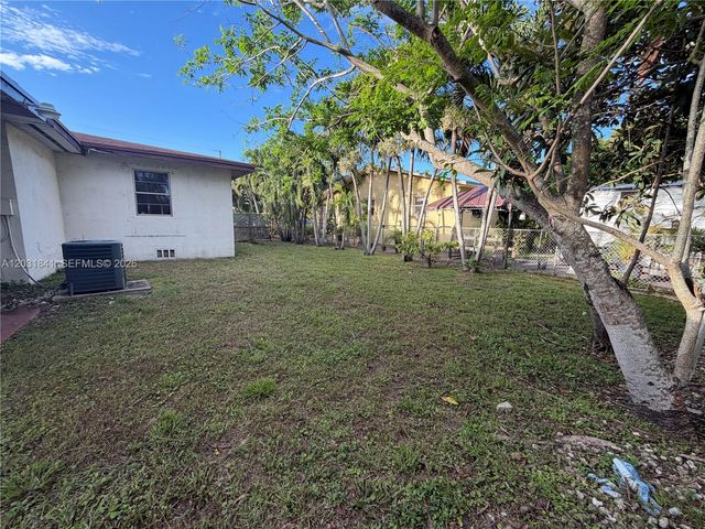 6318 SW 27th St, Miami, FL 33155