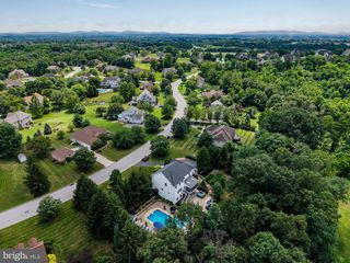 1812 SIGNAL HILL DR, Mechanicsburg, PA 17050