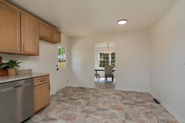 3311 S Graystone Place, Springfield, MO 65804