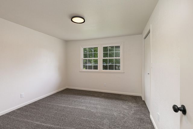 3311 S Graystone Place, Springfield, MO 65804