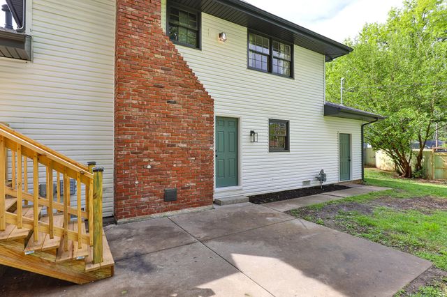 3311 S Graystone Place, Springfield, MO 65804