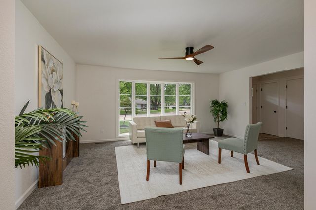 3311 S Graystone Place, Springfield, MO 65804