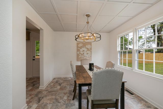 3311 S Graystone Place, Springfield, MO 65804