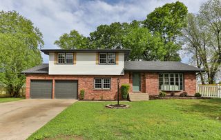 3311 S Graystone Place, Springfield, MO 65804