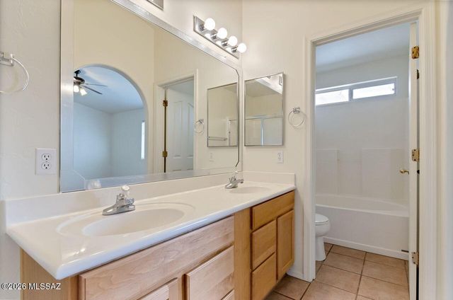 9766 E Paseo San Ardo, Tucson, AZ 85747