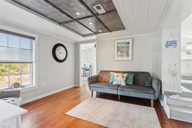 1900 Jenkins Neck RD, Hayes, VA 23072