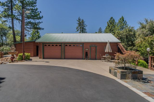 19970 Dawn Rdg, Jackson, CA 95642