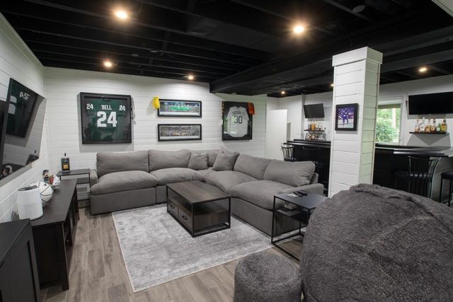 6985 Springcrest Court, Clarkston, MI 48346