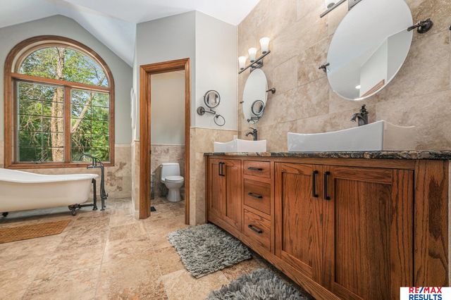 17745 Pioneer Trail, Plattsmouth, NE 68048