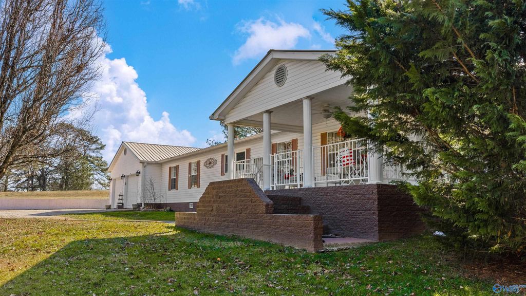 1816 Adamsburg Road E, Fort Payne, AL 35967