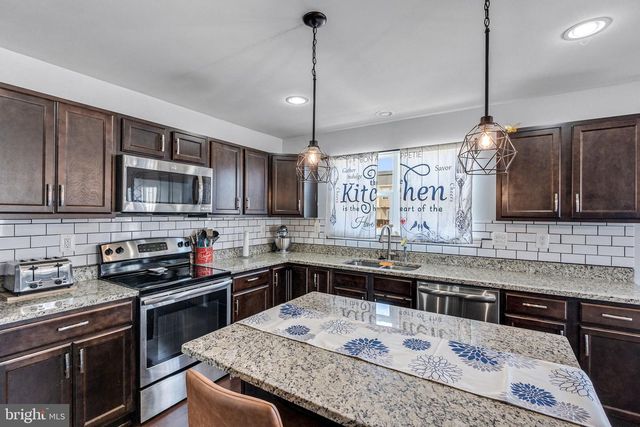 18437 CONGRESSIONAL CIR, Ruther Glen, VA 22546