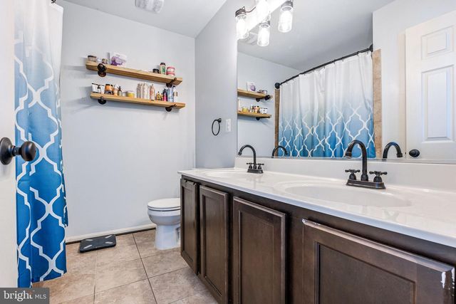 18437 CONGRESSIONAL CIR, Ruther Glen, VA 22546