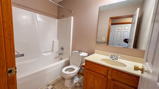 1313 Inglewood Circle 0, Bloomington, IL 61704