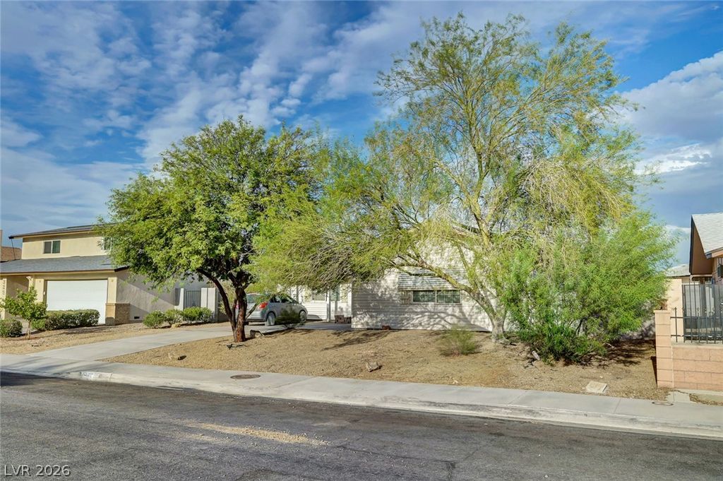 329 Santa Fe Street, Las Vegas, NV 89145 — photo 4