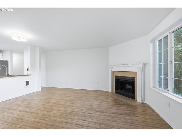 17602 Nw SPRINGVILLE Rd C-7, Portland, OR 97229