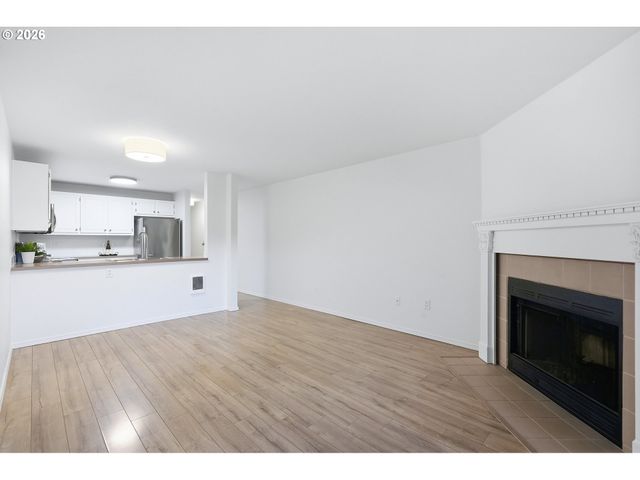 17602 Nw SPRINGVILLE Rd C-7, Portland, OR 97229