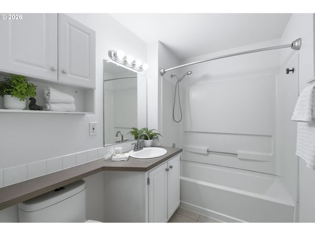17602 Nw SPRINGVILLE Rd C-7, Portland, OR 97229
