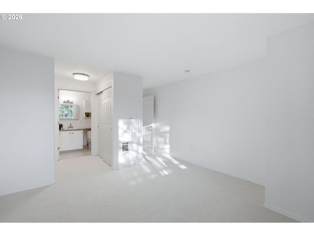 17602 Nw SPRINGVILLE Rd C-7, Portland, OR 97229