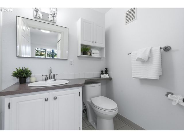 17602 Nw SPRINGVILLE Rd C-7, Portland, OR 97229