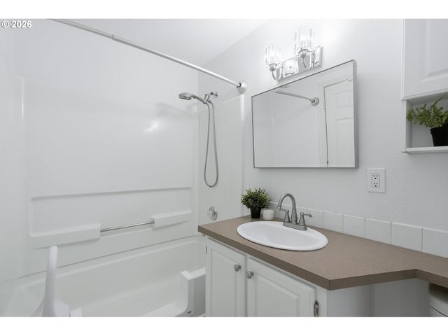 17602 Nw SPRINGVILLE Rd C-7, Portland, OR 97229