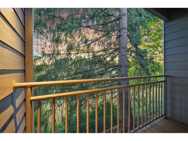 17602 Nw SPRINGVILLE Rd C-7, Portland, OR 97229