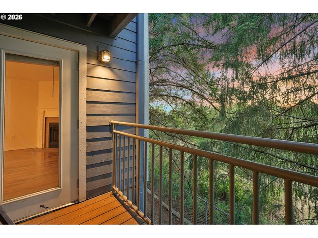 17602 Nw SPRINGVILLE Rd C-7, Portland, OR 97229