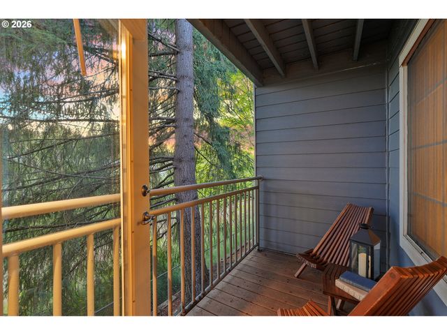 17602 Nw SPRINGVILLE Rd C-7, Portland, OR 97229